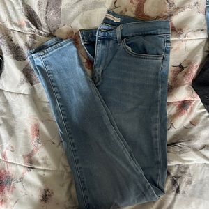 Levi High Rise Super Skinny